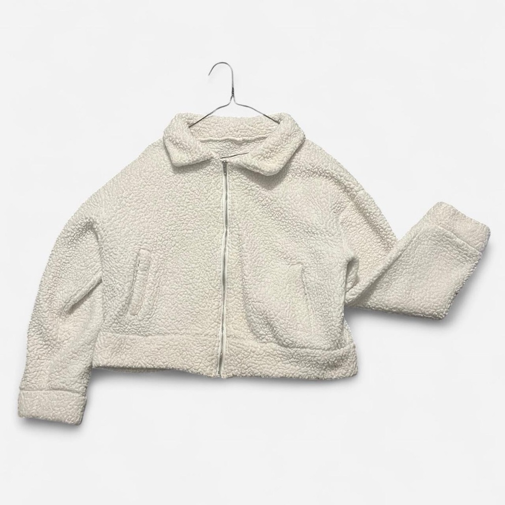 Cream Fuzzy Zip-Up Jacket ✨